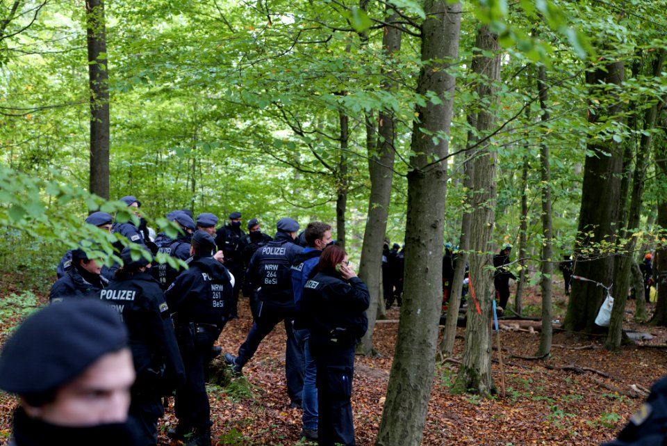 Police at Maulbach forest 2020-10-05 36