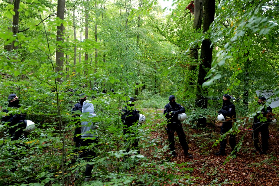 Police at Maulbach forest 2020-10-05 08