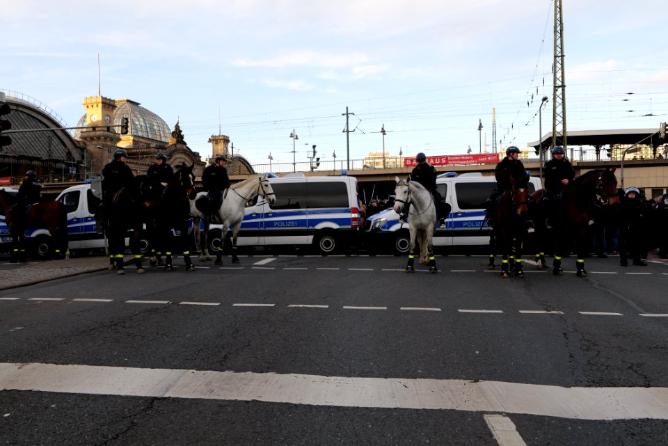 Police at Dresden protest 2020-02-15 43