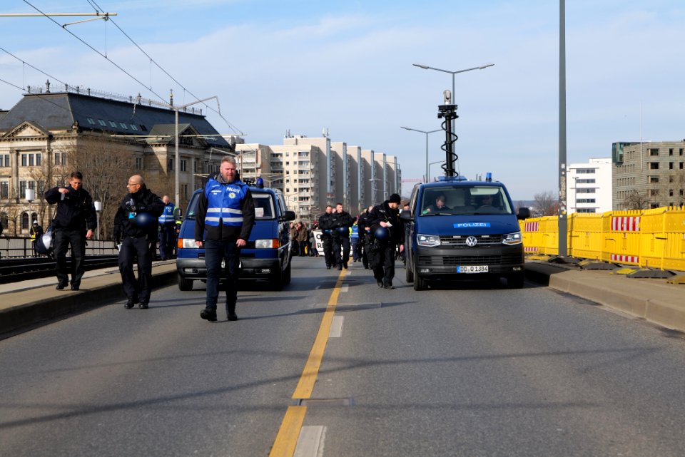 Police at Dresden protest 2020-02-15 17