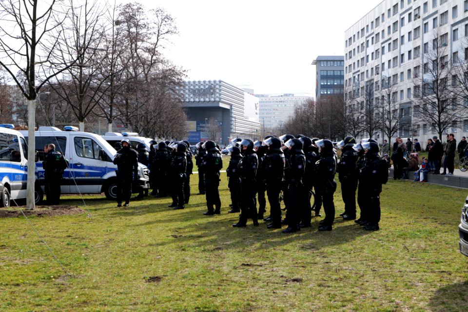 Police at Dresden protest 2020-02-15 11