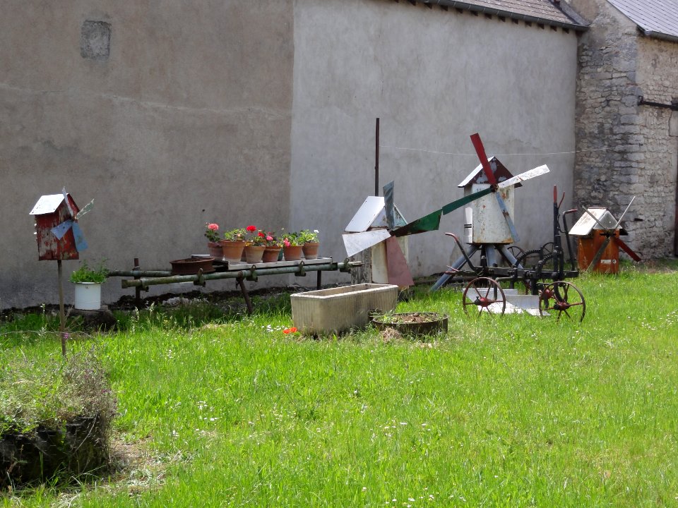 Poinville (Eure-et-Loir) model windmills