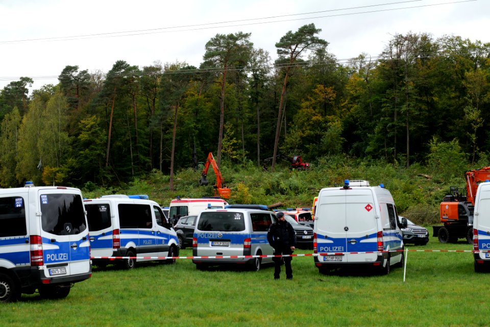 Police at Maulbach forest 2020-10-05 24