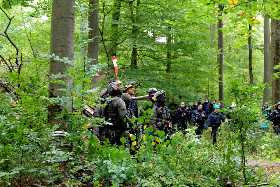 Police at Maulbach forest 2020-10-05 04