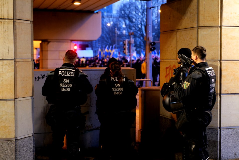 Police at Dresden protest 2020-02-15 48