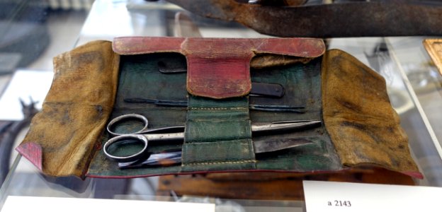 Pocket surgical kit, used in Vermont, early 1800s - Bennington Museum - Bennington, VT - DSC08632