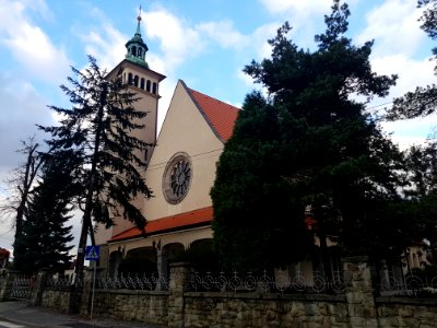 Pogrzebień, kościół (1)
