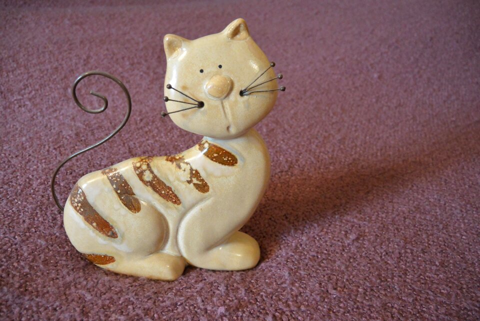 Figurine odd job striped