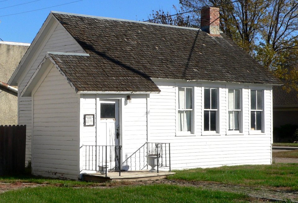 Pocahontas School (Gregory SD) from SW 1