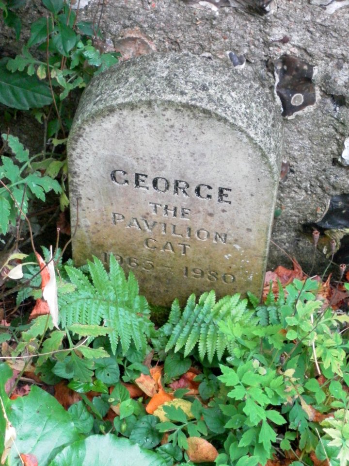 Pet Cemetery in Preston Manor Gardens, Preston Drove, Preston Village, Brighton (September 2011) (2)