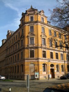 Pestalozzistraße 1