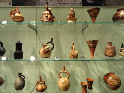 Peruvian and Chilean pottery - Royal Ontario Museum - DSC09541