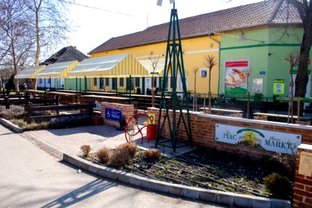 Petőfi square, Kübekháza, local market