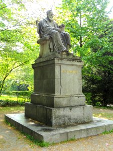 Pettenkofer-Denkmal München -DSC07410