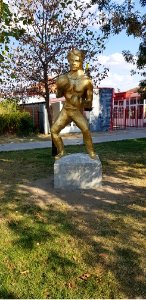 Peter Lesov's statue in Rakovski