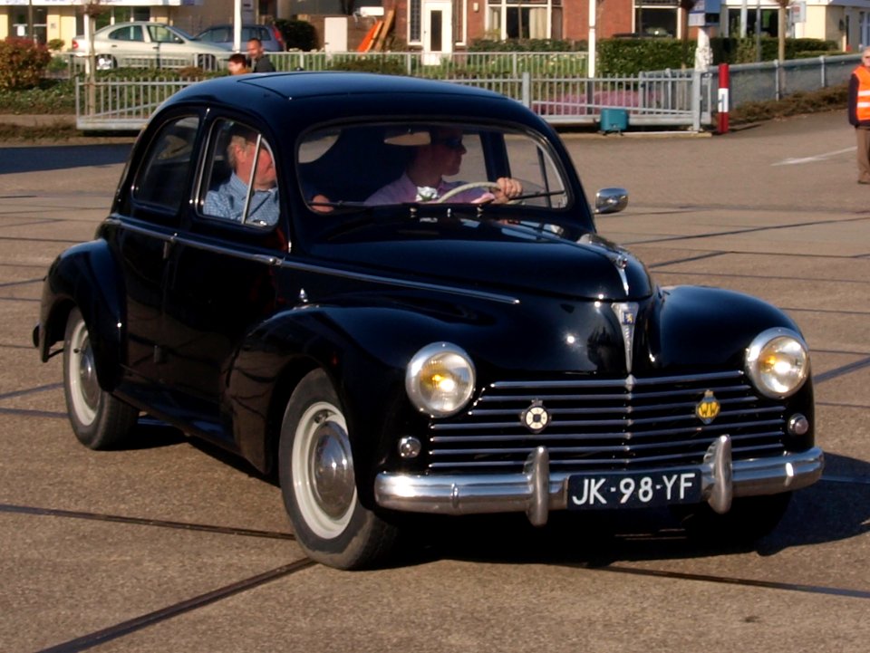 Peugeot 203 C (1957) licence JK-98-YF pic2