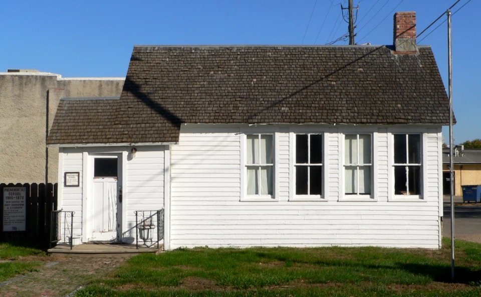 Pocahontas School (Gregory SD) from S 1