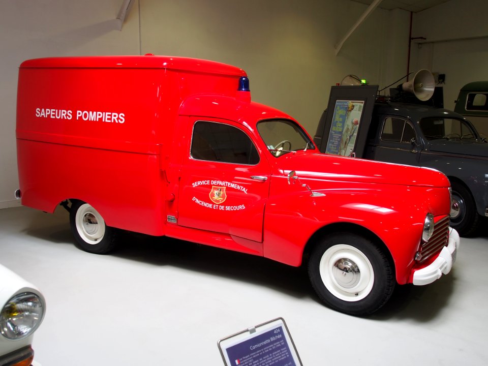 Peugeot 203 U8 Sapeurs Pompiers photo 2