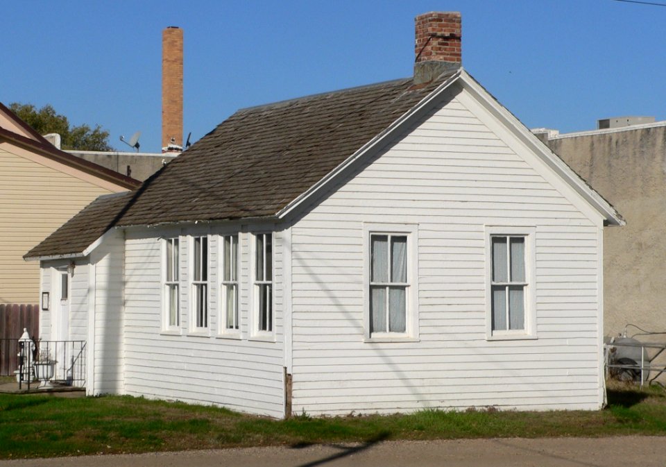 Pocahontas School (Gregory SD) from SE 1