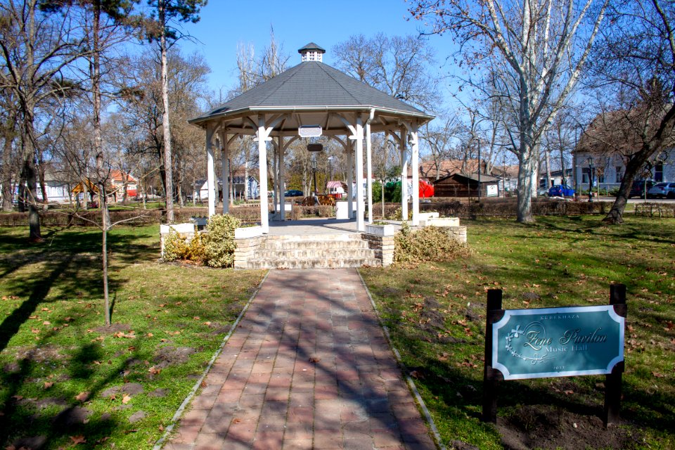Petőfi square, Kübekháza, music pavilion
