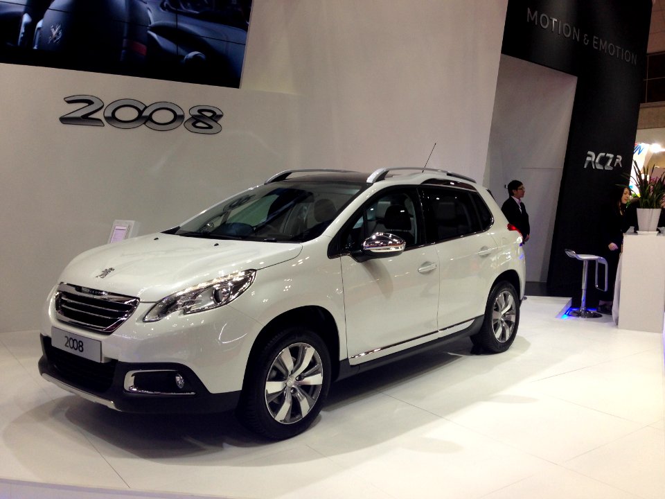 Peugeot 2008 front - Tokyo Motor Show 2013