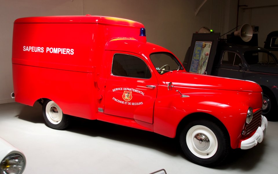 Peugeot 203 U8 Sapeurs Pompiers photo 1
