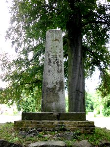 Petzow Schloss Obelisk 6