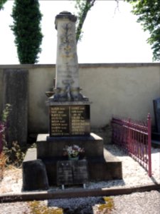 Pettonville (M-et-M) monument aux morts au cimetière (01)