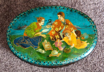 Pette cacaopoeder blik met japanse afbeelding, foto1