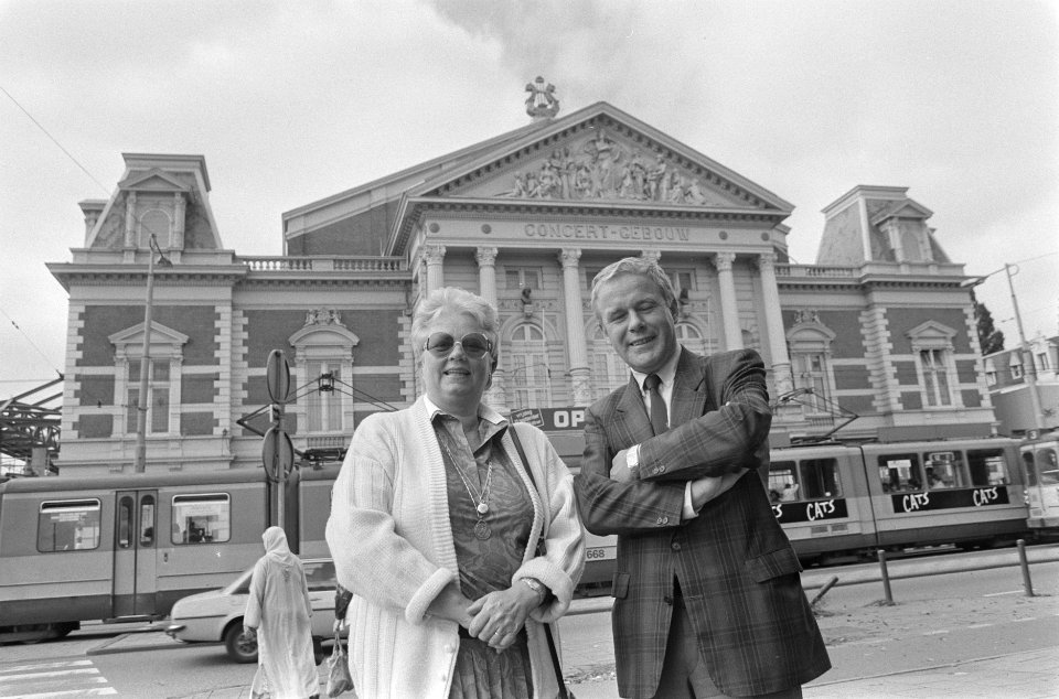 Persconferentie Stichting Christina Deutekom Christina Deutekom (l) en Peter W, Bestanddeelnr 934-0634
