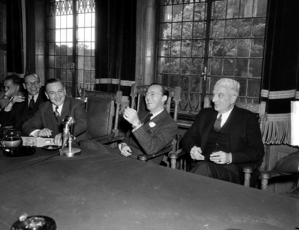 Persconferentie Prins Bernhard over Zuid-Amerikaanse reis, Bestanddeelnr 904-5492