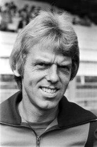 Persdag Ajax jeugdtrainer Leo Beenhakker (neg.nr. 15), Bestanddeelnr 929-8298