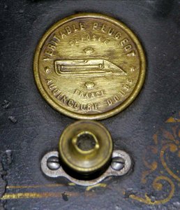 Peugeot.Emblem.Sewing.Machine