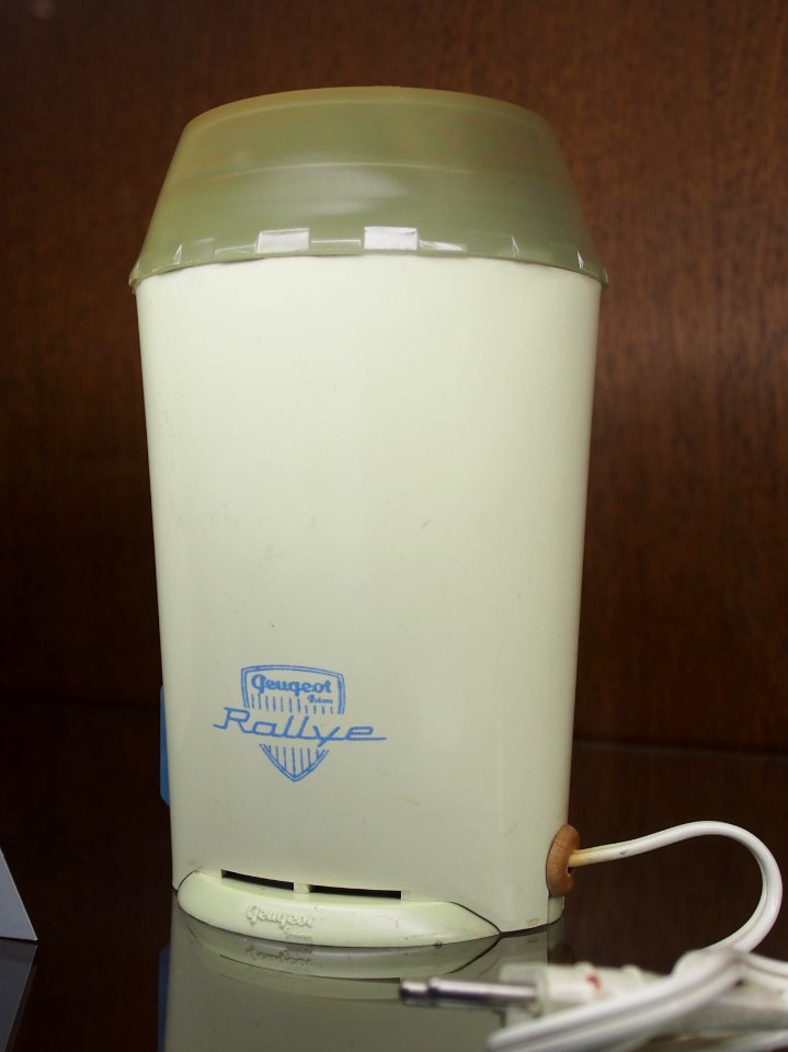 Peugeos electric coffee grinder photo 2