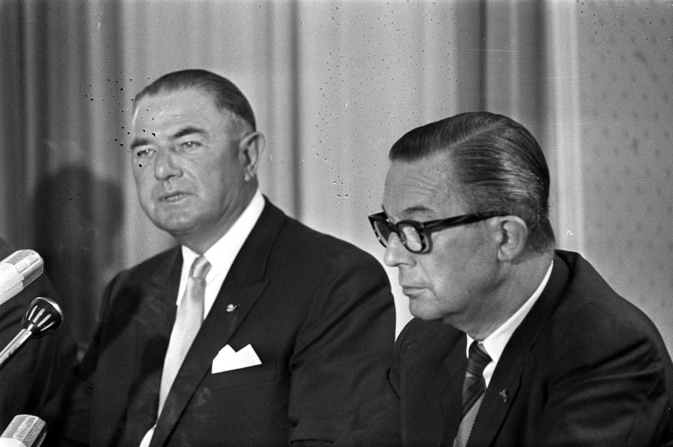 Persconferentie Verolme-NDSM in Den Haag . Dhr. Verolme (links) en dhr. Goedkoop, Bestanddeelnr 921-4990
