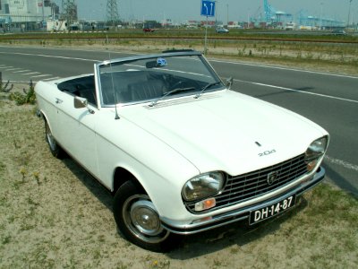 Peugeot 204 p1