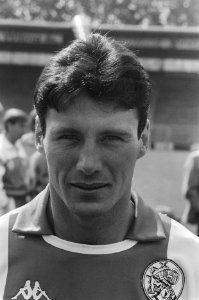 Persdag Ajax 33 Arnold Mühren , 34 Stapleton, Bestanddeelnr 934-0331