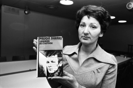 Persconferentie Sylva Zalmanson , echtgenote van Russische schrijver Edward Kuzn, Bestanddeelnr 929-5992
