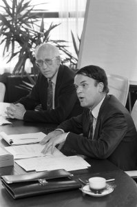 Persconferentie Raad voor Betalingsverkeer (Amsterdam) voorzitter Ribourdouille, Bestanddeelnr 934-0199