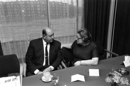 Persconferentie van de State of Israel Bonds in Apollohotel tijdens persconferen, Bestanddeelnr 920-9041