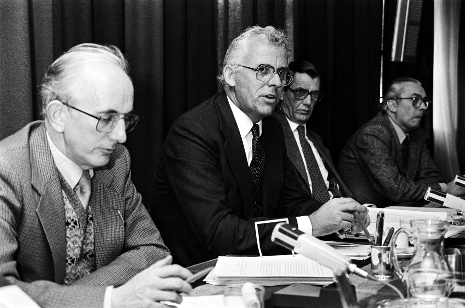 Persconferentie Philips ivm reorganisatieplannen vlnr Brand, Kuilman, Jo, Bestanddeelnr 930-6259