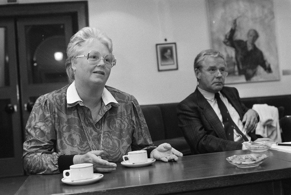 Persconferentie Stichting Christina Deutekom Christina Deutekom (l) en Peter W, Bestanddeelnr 934-0631
