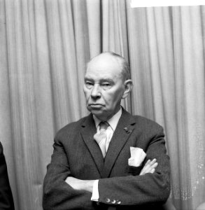 Persconferentie van de TROS (Televisie & Radio Omroep Stichting) in Nieuwspoort , Bestanddeelnr 918-5750