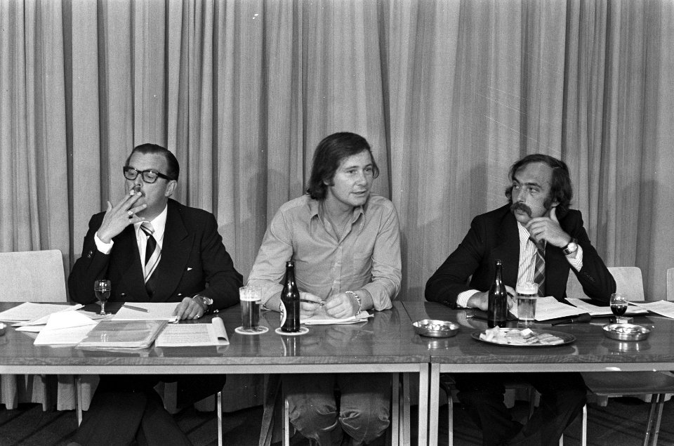 Persconferentie Veronica i.v.m. oprichten Veronica Omroep Stichting, VOS, v.l.n., Bestanddeelnr 926-4997