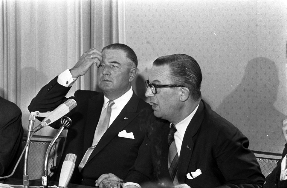 Persconferentie Verolme-NDSM in Den Haag . Dhr. Verolme (links) en dhr. Goedkoop, Bestanddeelnr 921-4989