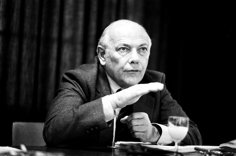 Persconferenties, politici, portretten, werkgelegenheidsbeleid, Bestanddeelnr 930-2884