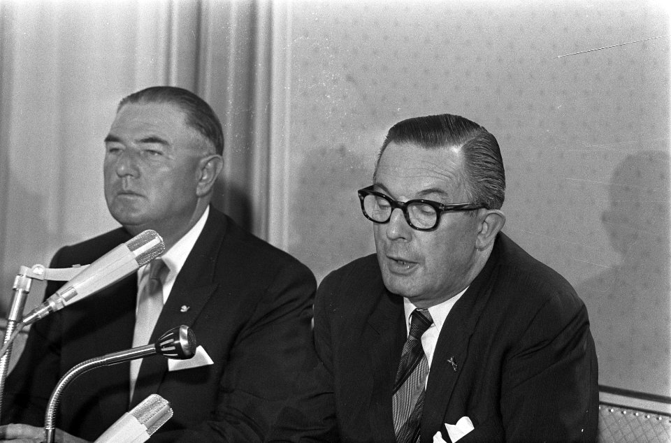 Persconferentie Verolme-NDSM in Den Haag . Dhr. Verolme en dhr. Goedkoop (NDSM), Bestanddeelnr 921-4992
