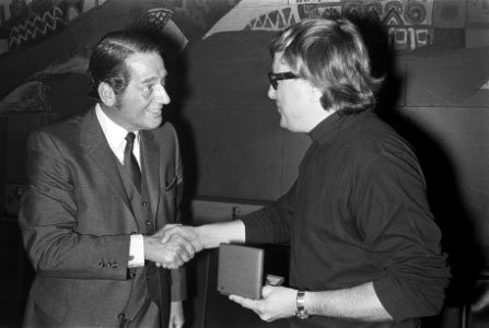 Peter Oosthoek ontvangt Kunstcriticusprijs in Heineken Brouwerij Amsterdam, (r) , Bestanddeelnr 924-8859