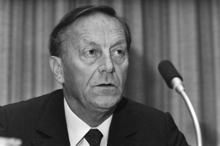 Persconferentie Philips n.a.v. jaarverslag voorzitter RvC C.J. van der Klugt, Bestanddeelnr 933-9045