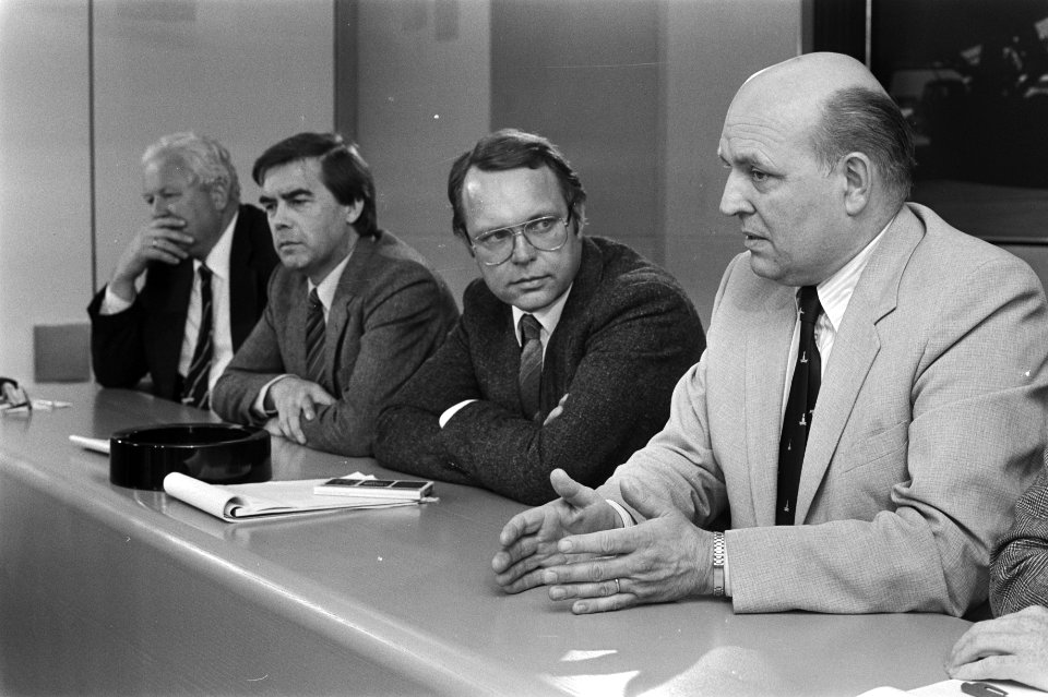 Persconferentie van de Nederlandse delegatie terug uit Moskou na gesprekken over, Bestanddeelnr 931-7711